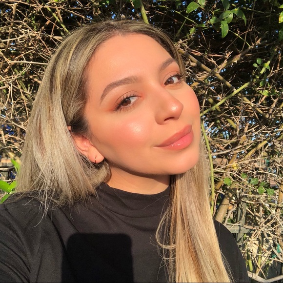 julieloaiza